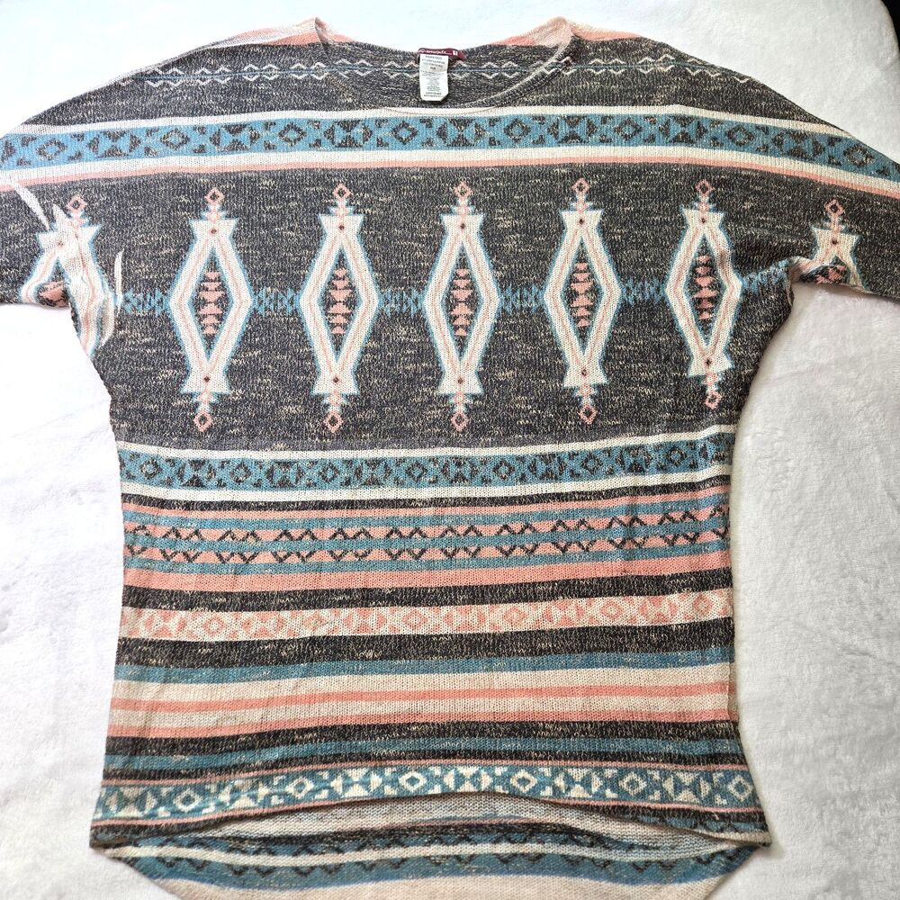 Silvergate Women's Aztec Print Short Sleeve Blouse SZ Large Hi/Low Tapered